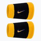 Fasce da polso Nike Swoosh Classic Doublewide Wristbands 2 pezzi black/court purple university gold