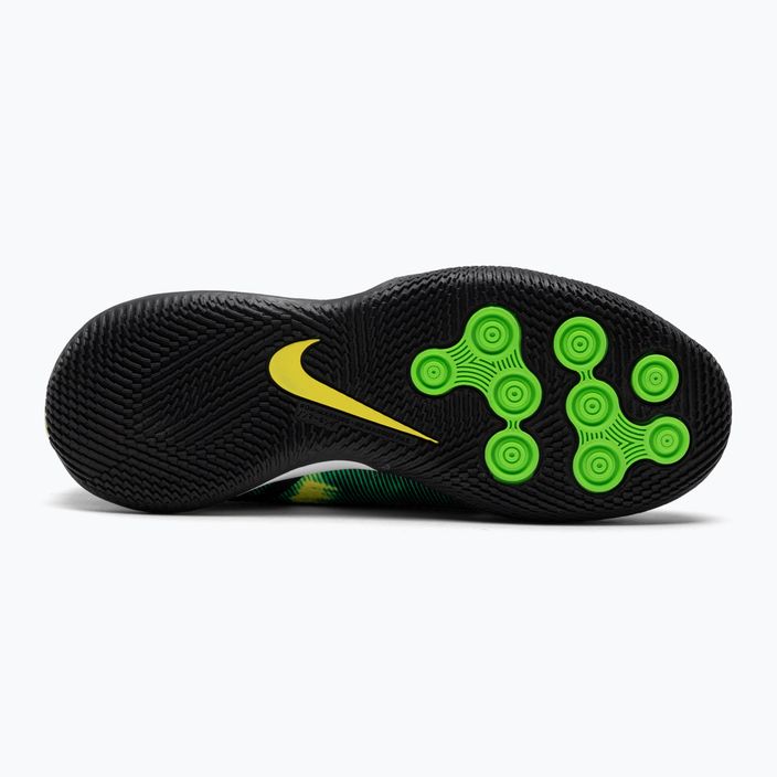 Nike Phantom GT2 Academy SW IC Jr scarpe da calcio nero / platino metallico / verde sciopero 4