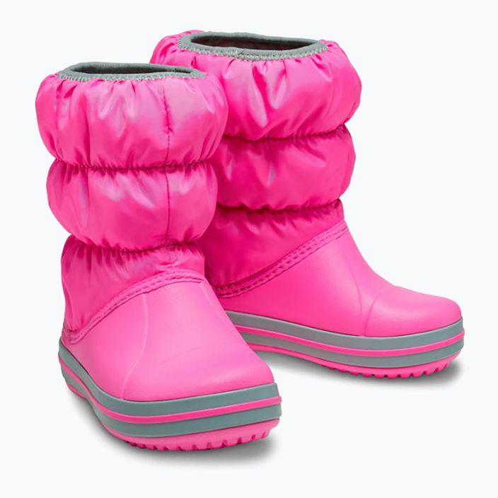 Crocs Winter Puff Bambini stivali da neve rosa elettrico/grigio chiaro 12