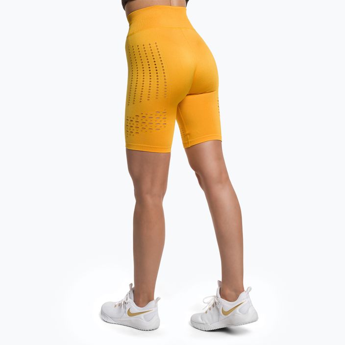 Pantaloncini da allenamento Gymshark Flawless Shine Seamless da donna, giallo zafferano. 3