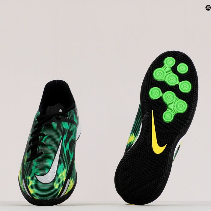 Nike Phantom GT2 Academy SW IC Jr scarpe da calcio nero / platino metallico / verde sciopero 10