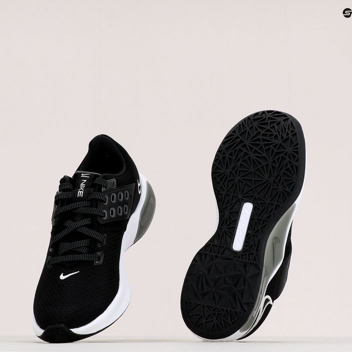 Scarpe da ginnastica da donna Nike Air Max Bella Tr 4 nero/bianco/grigio fumo scuro/grigio ferro 9