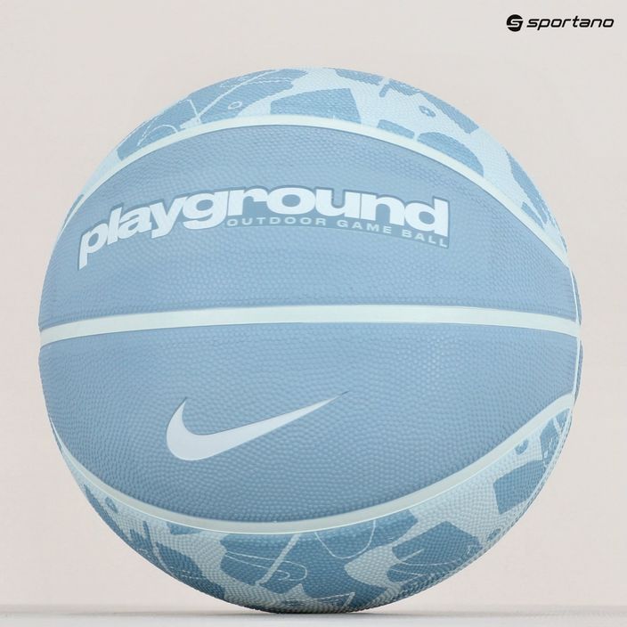 Nike Everyday Playground 8P grafica sgonfia basket celestino blu / bianco dimensioni 6 5