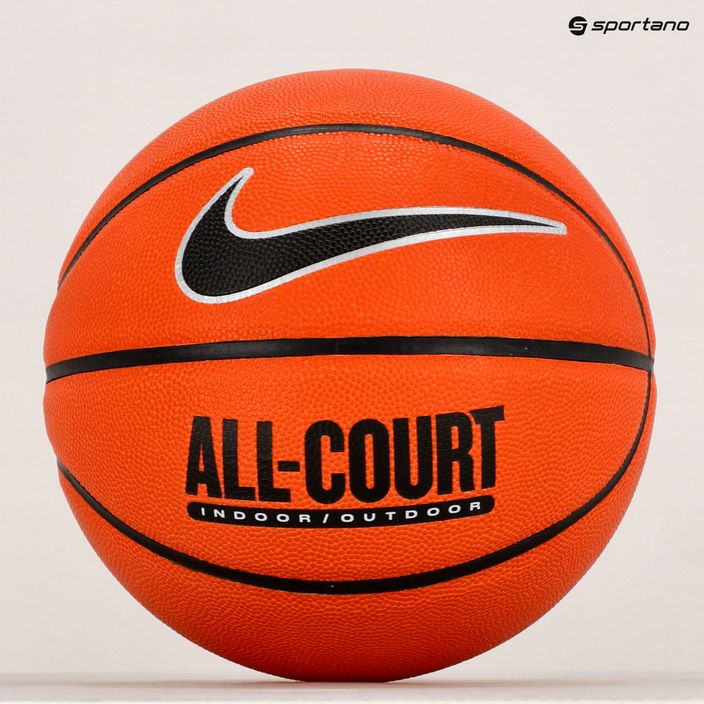 Nike tutti i giorni All Court 8P sgonfio ambra / nero / argento metallico basket dimensioni 7 5