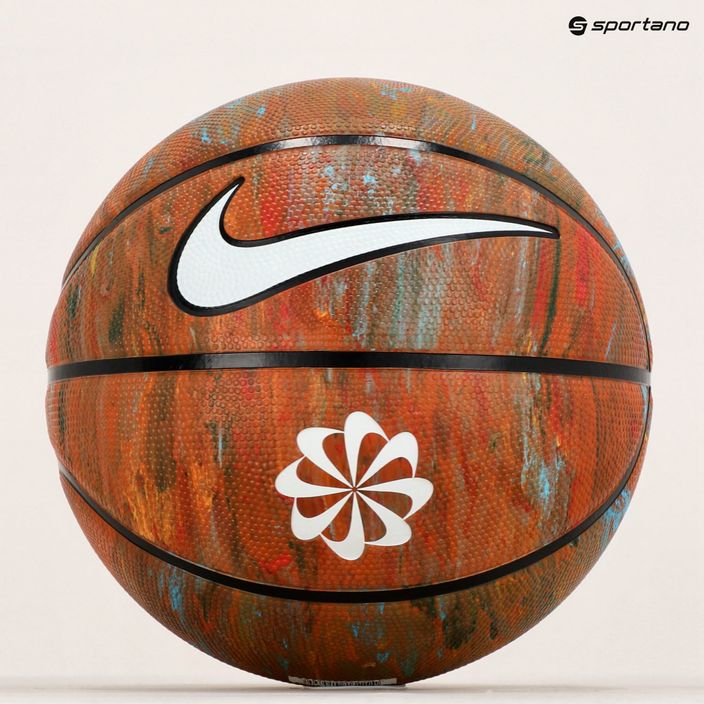 Nike Everyday Playground 8P Next Nature sgonfio basket multi / ambra / nero dimensioni 7 5