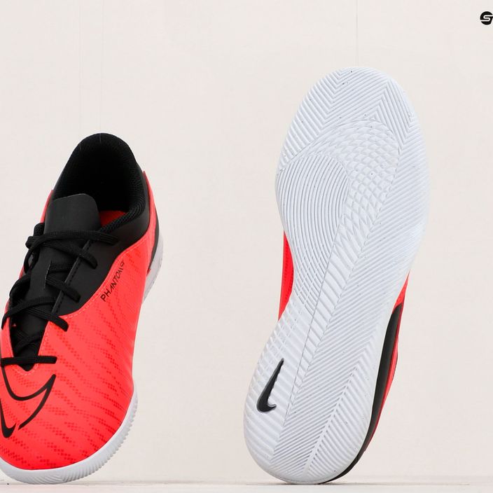 Scarpe da calcio per bambini Nike JR Phantom GX Club IC GS brillante cremisi/nero/bianco 8