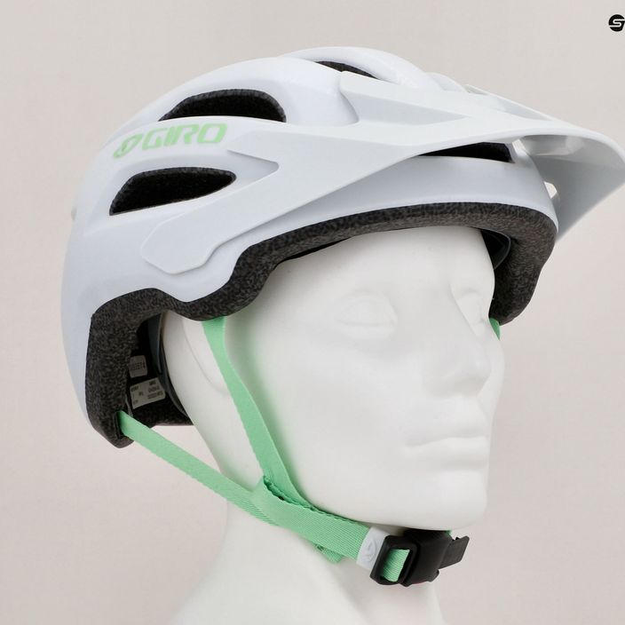 Casco da ciclismo da donna Giro Fixture II W bianco opaco verde perla 9