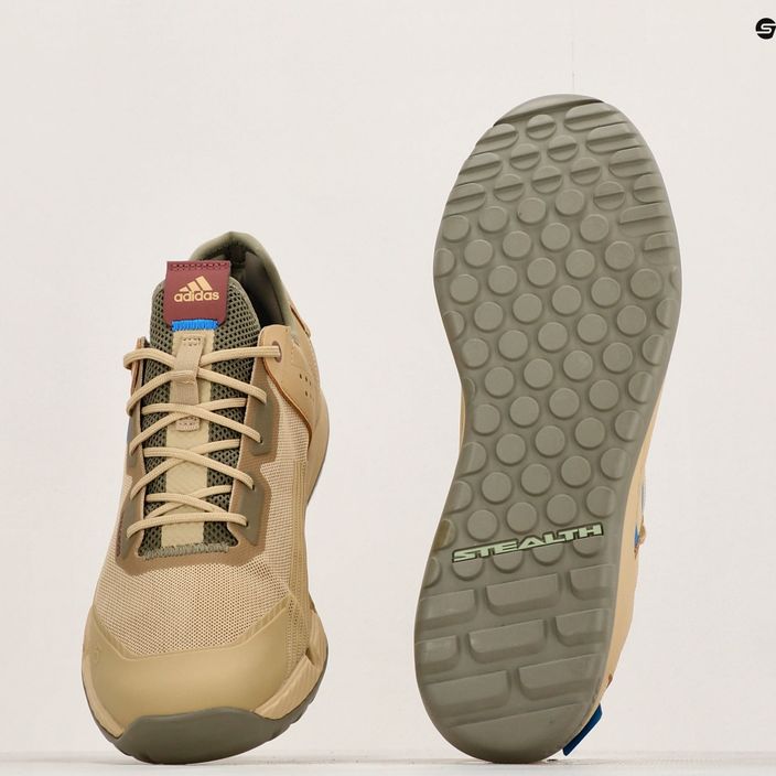 Uomo adidas FIVE TEN Trailcross LT scarpe da ciclismo beige tonalità / blu rush / verde orbita piattaforma 10