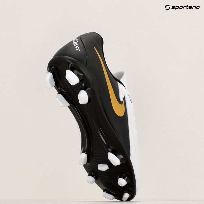 Scarpe da calcio Nike Phantom GX II Club FG/MG Junior bianco/oro metallizzato/nero per bambini 9