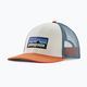 Cappello da baseball Patagonia P-6 Logo LoPro Trucker bianco con coda di ruggine