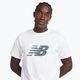 Maglietta New Balance Graphic V Flying da uomo, bianco 4