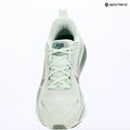 Scarpe da running da donna Nike Vomero 18 barely green/steam/metallic silver 14