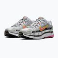Scarpe da donna Nike P-6000 white/metallic platinum/laser fuchsia 2