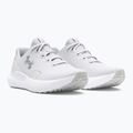 Under Armour Charged Surge 4 scarpe da corsa da donna bianco/grigio resistente/argento metallico 10