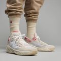 New Balance Fresh Foam BB v2 scarpe da basket beige 10