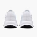 Nike Run Defy scarpe da corsa donna bianco / platino puro / nero 4