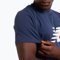 Maglietta New Balance Graphic V Flying navy da uomo 5