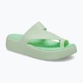 Infradito donna Crocs Getaway Platform Toe Loop jade tint 2