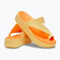 Infradito donna Crocs Getaway Platform Toe Loop golden hour 3