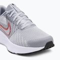 Uomo Nike Run Defy scarpe da corsa lupo grigio / brillante cremisi / nero / bianco 7