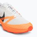 Scarpe da running uomo Nike Kiger 10 white/photon dust/total orange/black 7