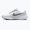 Scarpe da corsa donna Nike Revolution 8 white/metallic gold/black 2