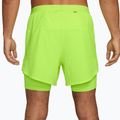 Pantaloncini da corsa da uomo Nike Stride Dri-Fit Hybrid 5" volt ice 2