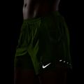 Pantaloni corti da uomo Nike Stride Dri-Fit foderati 5" volt ice 7
