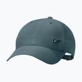 Cappellino con visiera Nike Dri-Fit Club Unstructured Metal Swoosh mineral Mineral slate/metallic silver