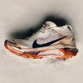 Scarpe da corsa uomo Nike ACG Zegama Trail summit white/phantom/safety orange/black 13