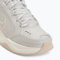 Scarpe da allenamento da uomo Nike Air Monarch IV light bone/spruce aura/sanddrift 7