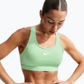 Reggiseno sportivo Nike Swoosh cucumber calm/white