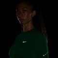 Longsleeve da running donna Nike Swift Dri-FIT UV illusion green 4