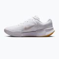 Scarpe da tennis donna Nike GP Challenge Pro white/summit white/linen/light orewood brown 2