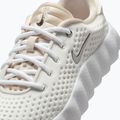 Scarpe da donna Nike Mind 002 summit white/phantom/metallic silver 5