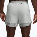 Pantaloncini da corsa da uomo Nike Stride grey fog 2