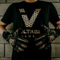 Guanti da portiere per bambini Football Masters Voltage Plus NC v 4.0 nero/oro 8
