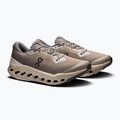 Uomo On Cloudsurfer Trail 2 Scarpe da corsa impermeabili cenerino/deserto 10