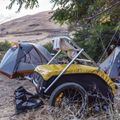 Rimorchio per bicicletta Burley Nomad 2021 giallo con bagagli 4