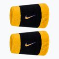 Fasce da polso Nike Swoosh Classic Doublewide Wristbands 2 pezzi black/court purple university gold