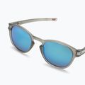 Occhiali da sole polarizzati Oakley Latch matte grey ink/prizm sapphire 5