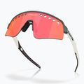 Occhiali da sole Oakley Sutro Lite Sweep argento opaco/blu colorshift/prizm trail torch 4