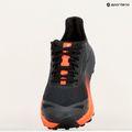 Scarpe da corsa da uomo The North Face Vectiv Infinite 2 grigio asfalto/fiamma viva 9