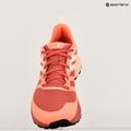 Scarpe da corsa da donna Inov-8 Trailfly rosa polveroso/rosa pallido 9