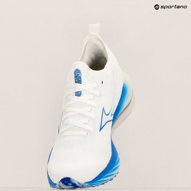 Scarpe da corsa da donna Mizuno Wave Neo Wind bianco/argento/blu-peace 19
