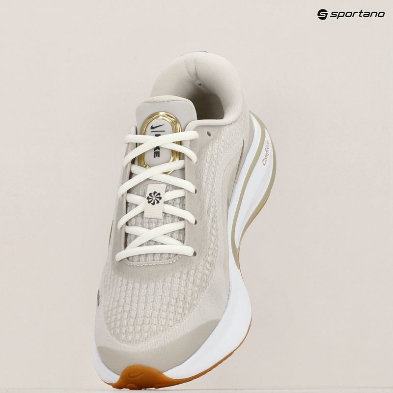 Nike Journey Run scarpe da corsa donna phantom/sail/gum marrone chiaro/oliva neutra 9