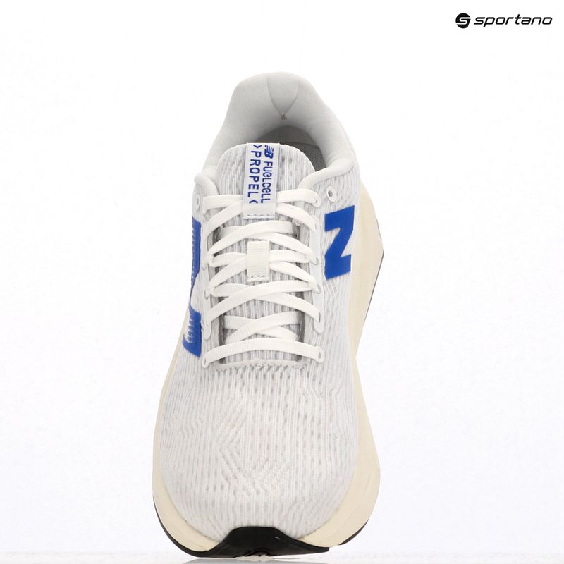 Scarpe da corsa da uomo New Balance FuelCell Propel v5 bianche 9