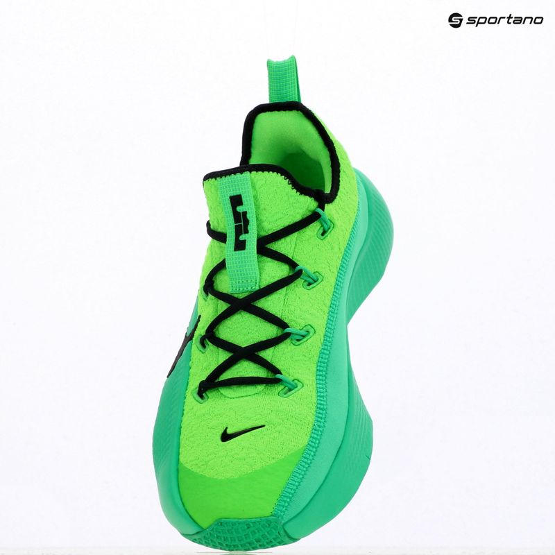 Scarpe da ginnastica uomo Nike LeBron TR 1 green strike/fir/green shock 17