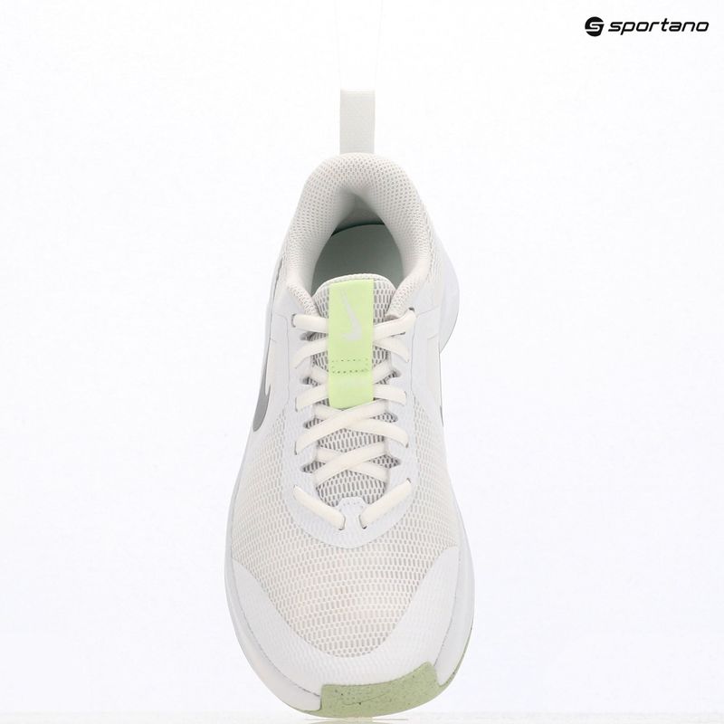 Scarpe da ginnastica da donna Nike MC Trainer 3 bianco/argento metallico/volt chiaro 12