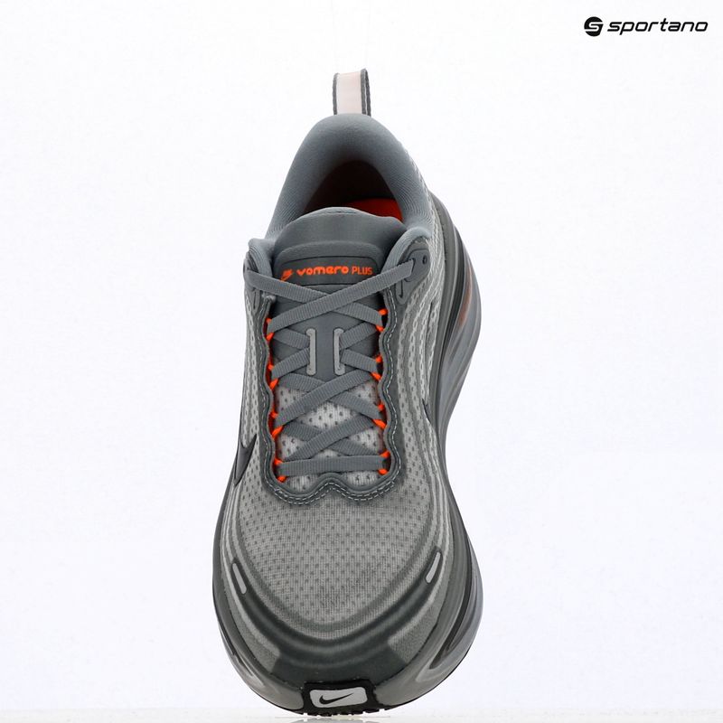 Scarpe da running uomo Nike Vomero Plus cool grey/safety orange/black 11